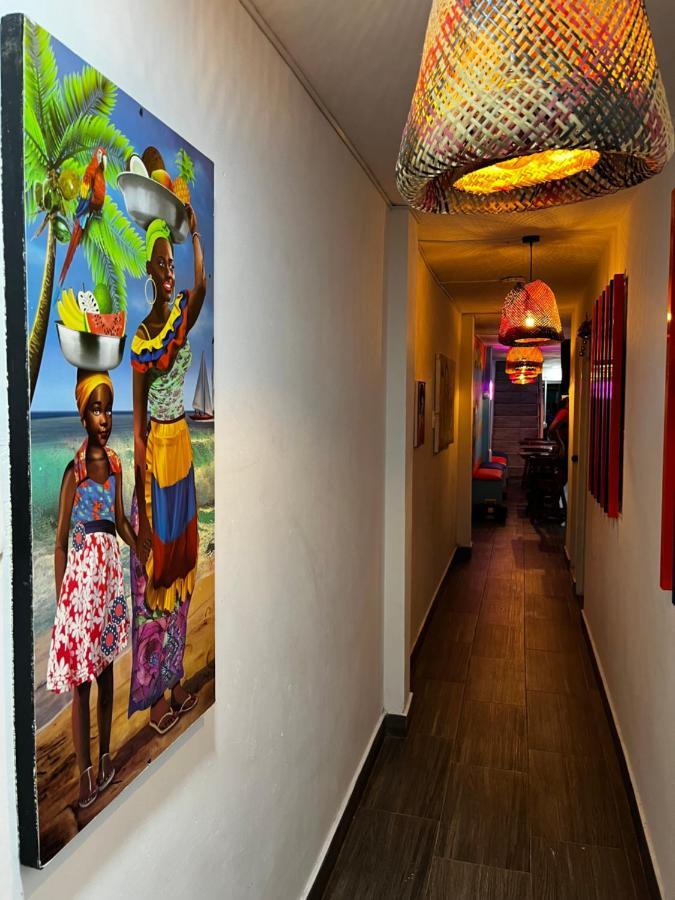 Acuarios Hostal Playa Ladrilleros ภายนอก รูปภาพ