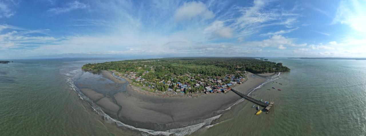 Acuarios Hostal Playa Ladrilleros ภายนอก รูปภาพ