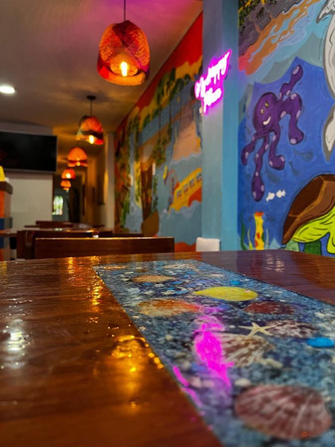 Acuarios Hostal Playa Ladrilleros ภายนอก รูปภาพ