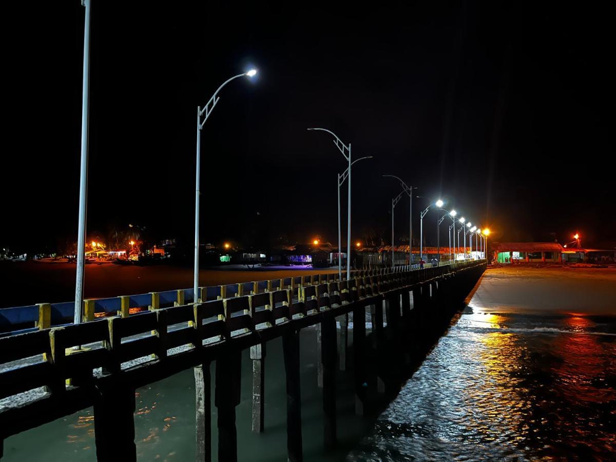 Acuarios Hostal Playa Ladrilleros ภายนอก รูปภาพ