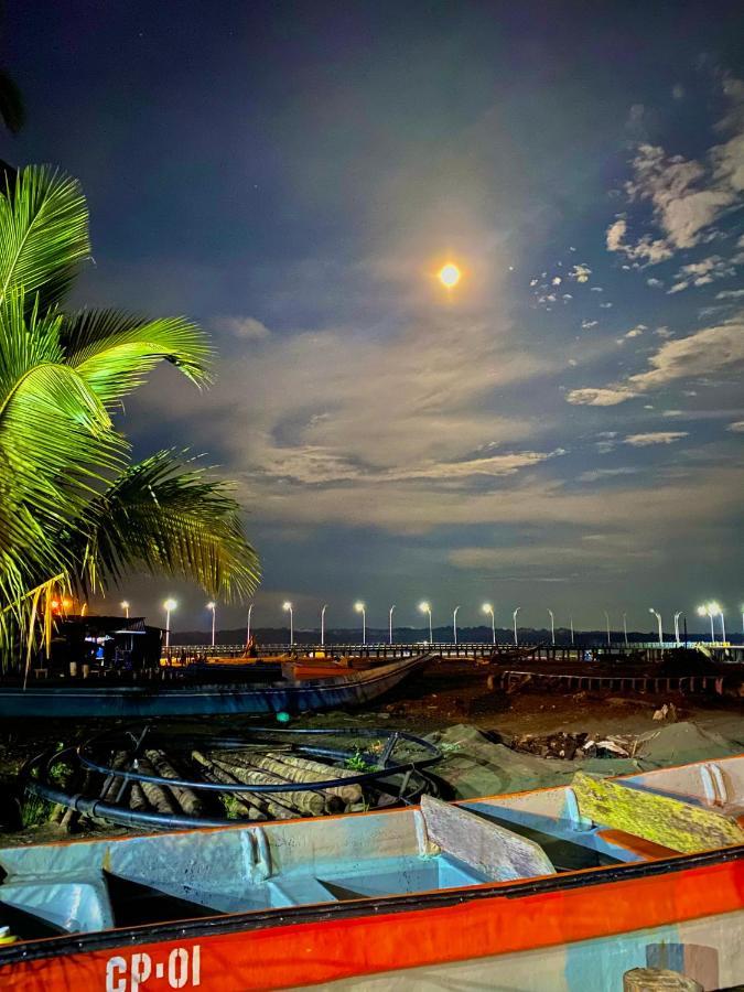 Acuarios Hostal Playa Ladrilleros ภายนอก รูปภาพ