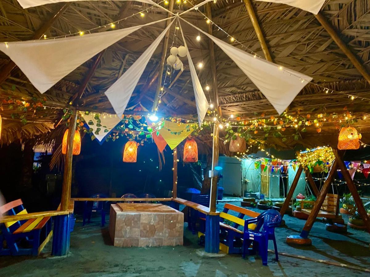 Acuarios Hostal Playa Ladrilleros ภายนอก รูปภาพ