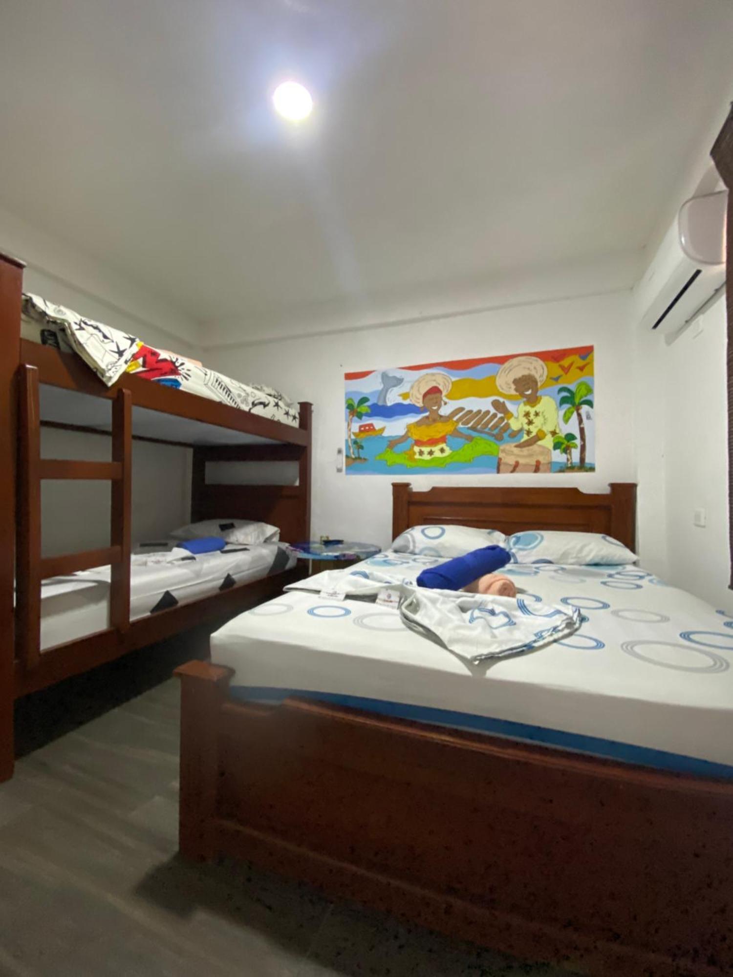Acuarios Hostal Playa Ladrilleros ภายนอก รูปภาพ