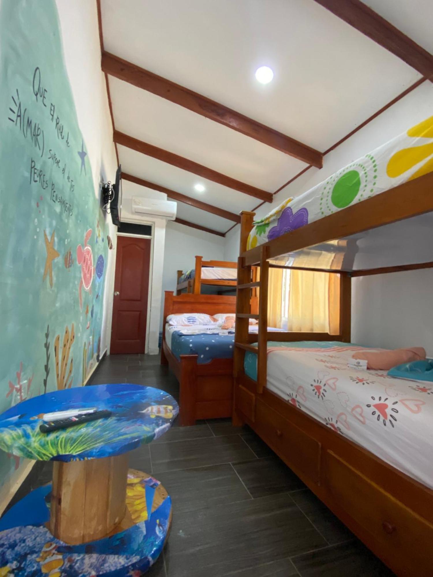 Acuarios Hostal Playa Ladrilleros ภายนอก รูปภาพ