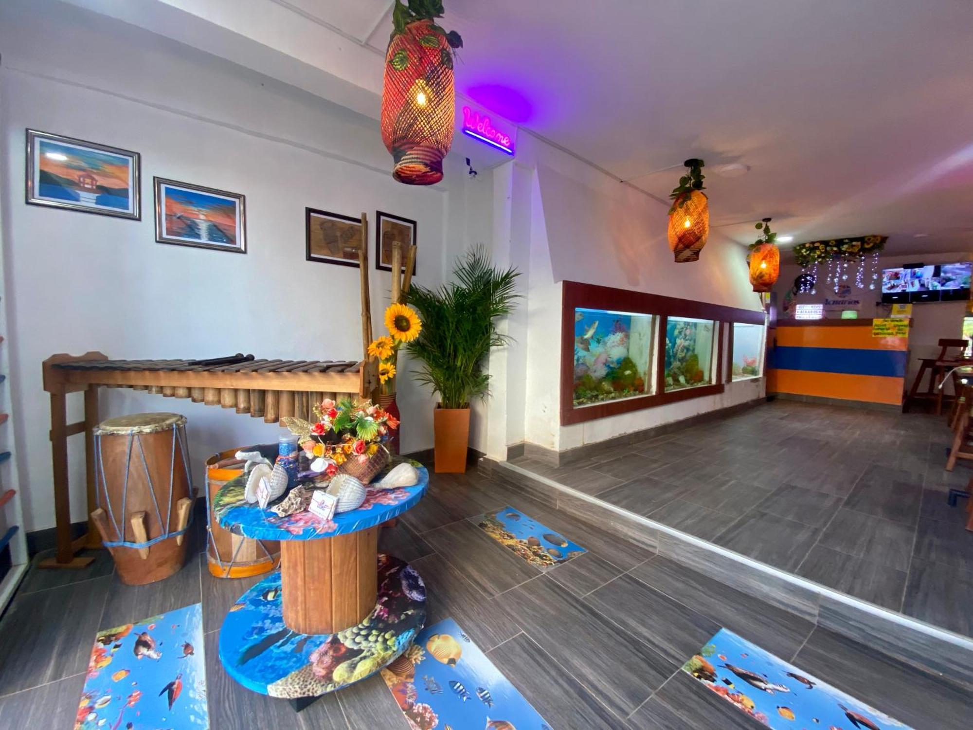 Acuarios Hostal Playa Ladrilleros ภายนอก รูปภาพ