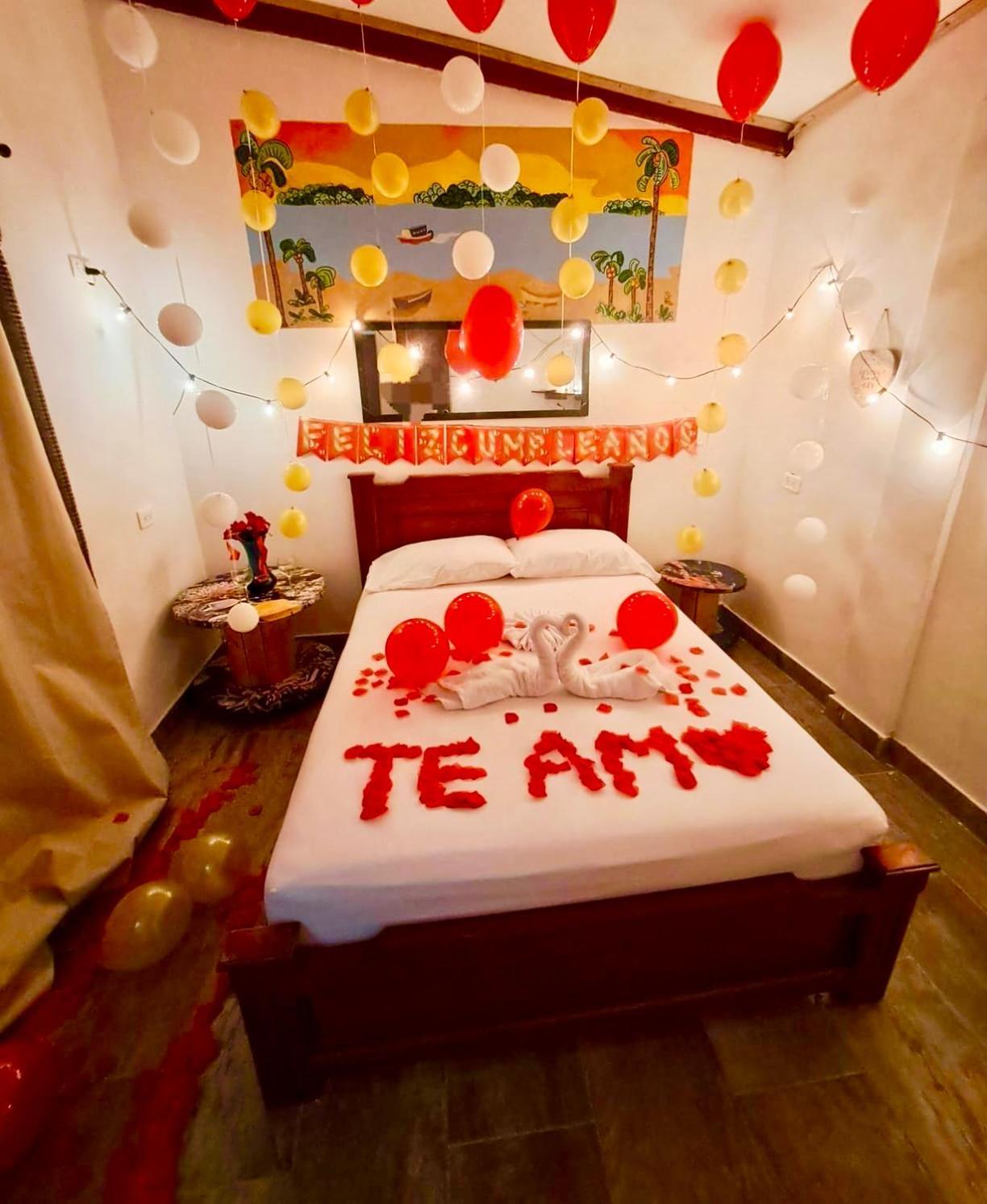 Acuarios Hostal Playa Ladrilleros ภายนอก รูปภาพ
